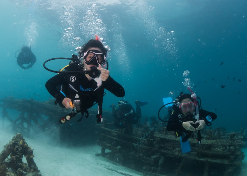 Reasons to dive with our Aegean team