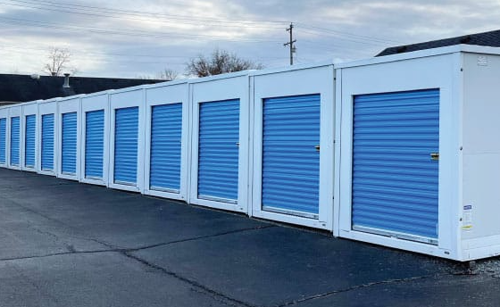 Urban building with storage access